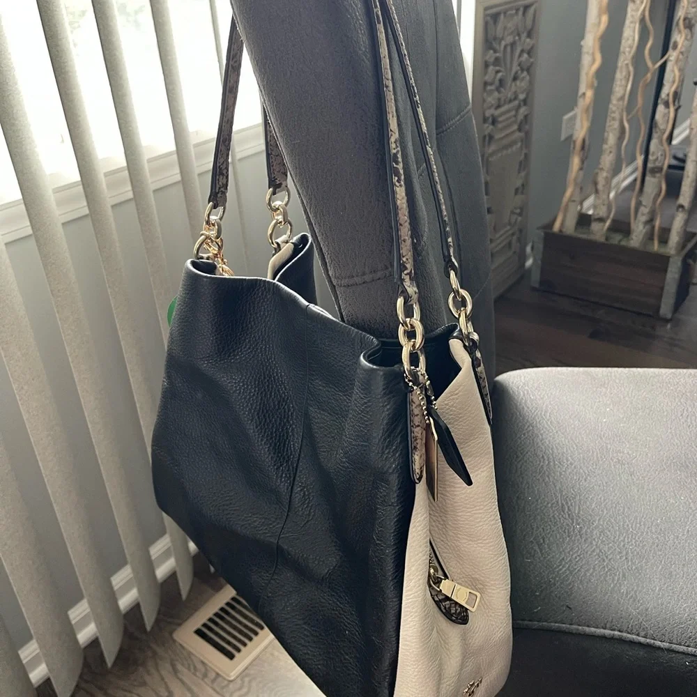 Coach Black and Cream Pebbled Leather Shoulder Bag - Picture 12 of 12